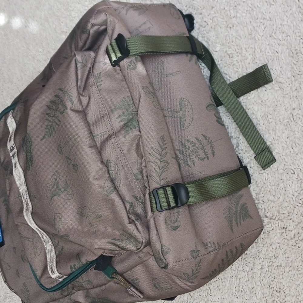Kavu Neptune Mushroom Backpack, New With Tags - Picture 3 of 5